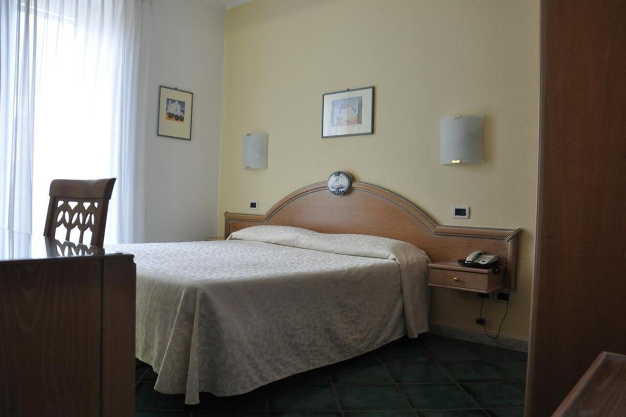 Hotel La Marticana อีสเกีย ภายนอก รูปภาพ