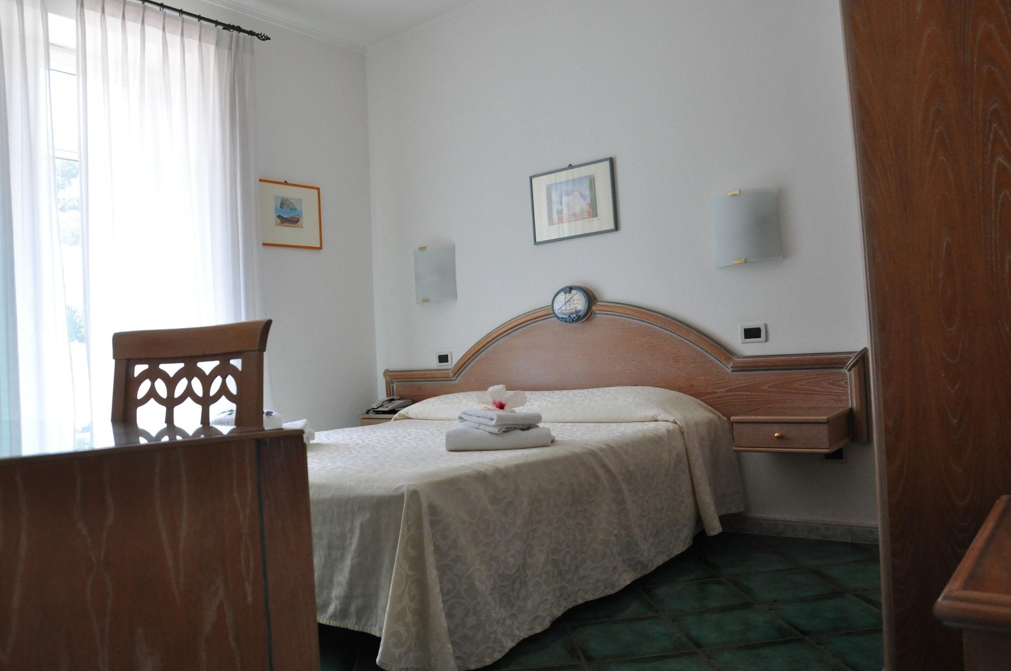 Hotel La Marticana อีสเกีย ภายนอก รูปภาพ