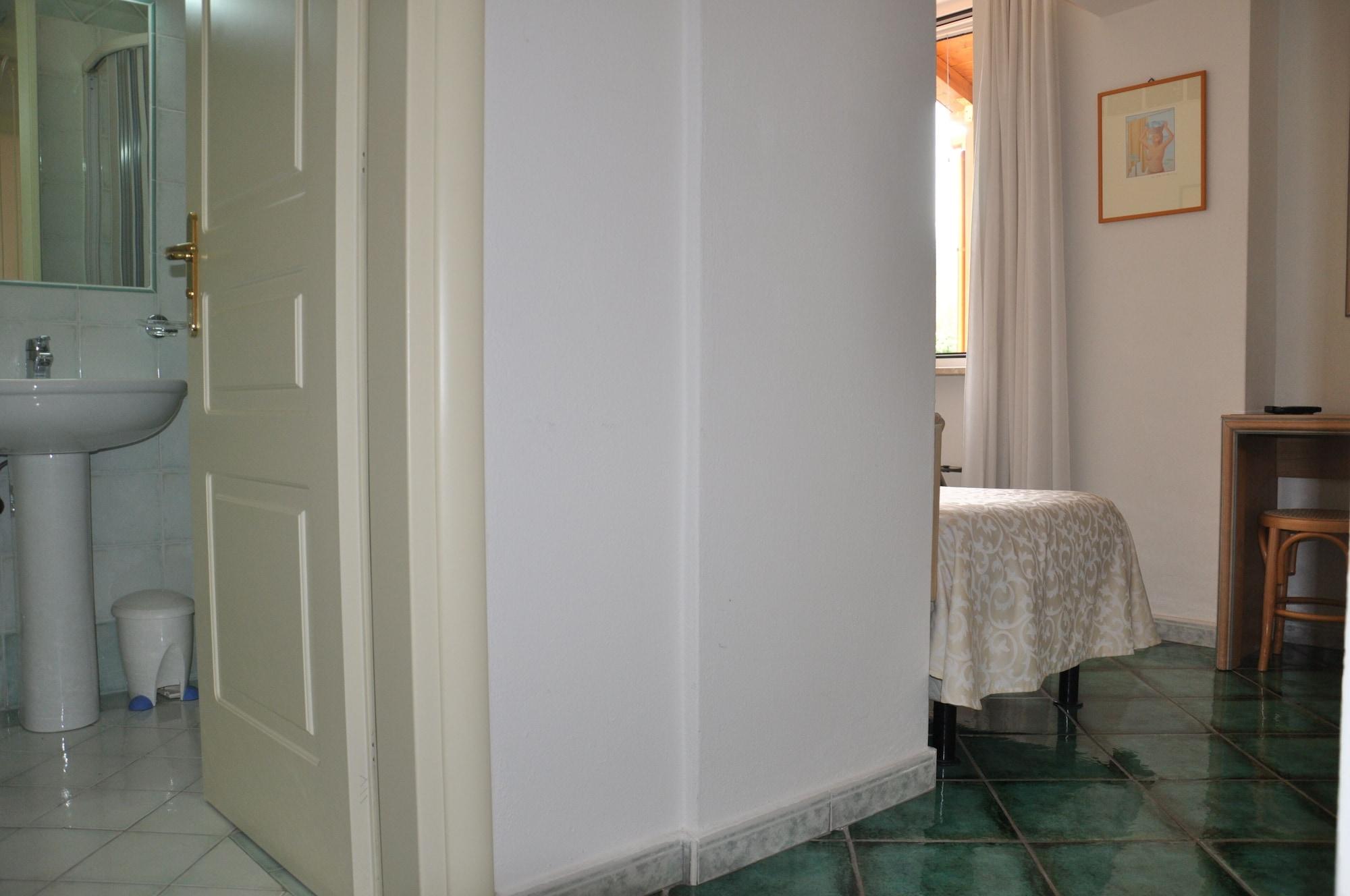 Hotel La Marticana อีสเกีย ภายนอก รูปภาพ