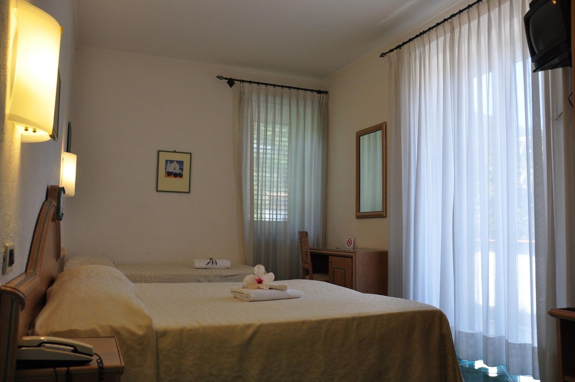 Hotel La Marticana อีสเกีย ภายนอก รูปภาพ