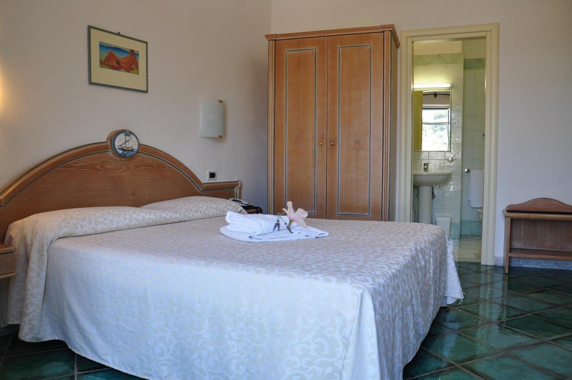 Hotel La Marticana อีสเกีย ภายนอก รูปภาพ