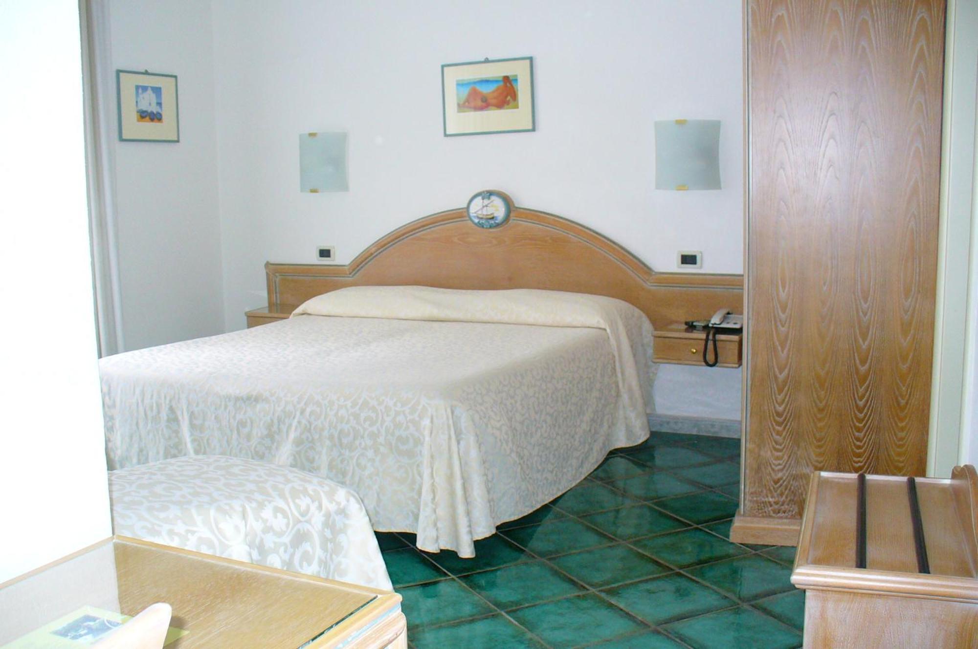 Hotel La Marticana อีสเกีย ภายนอก รูปภาพ