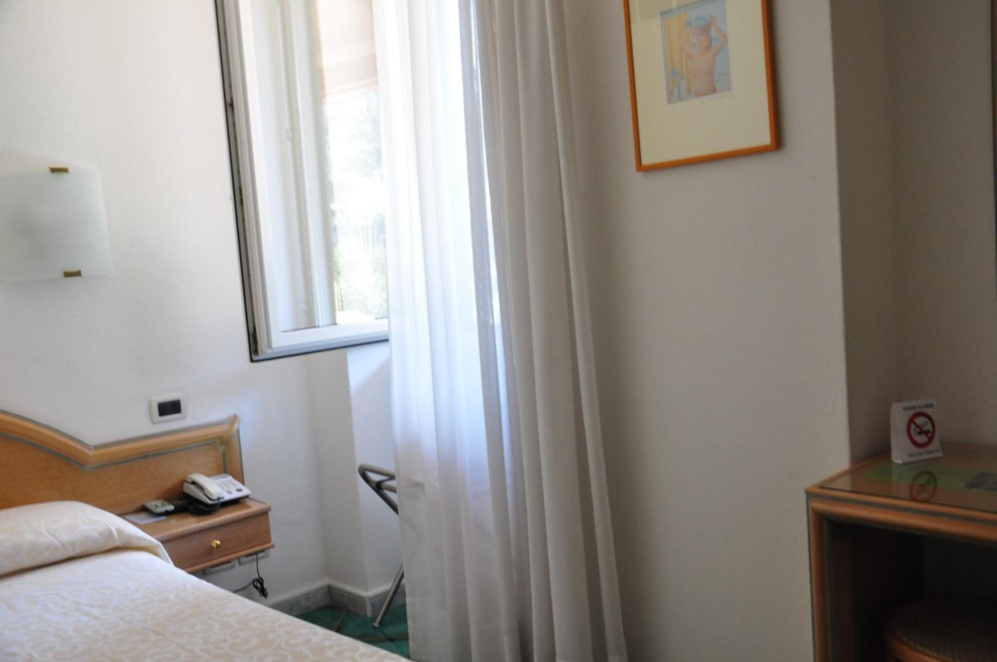 Hotel La Marticana อีสเกีย ห้อง รูปภาพ
