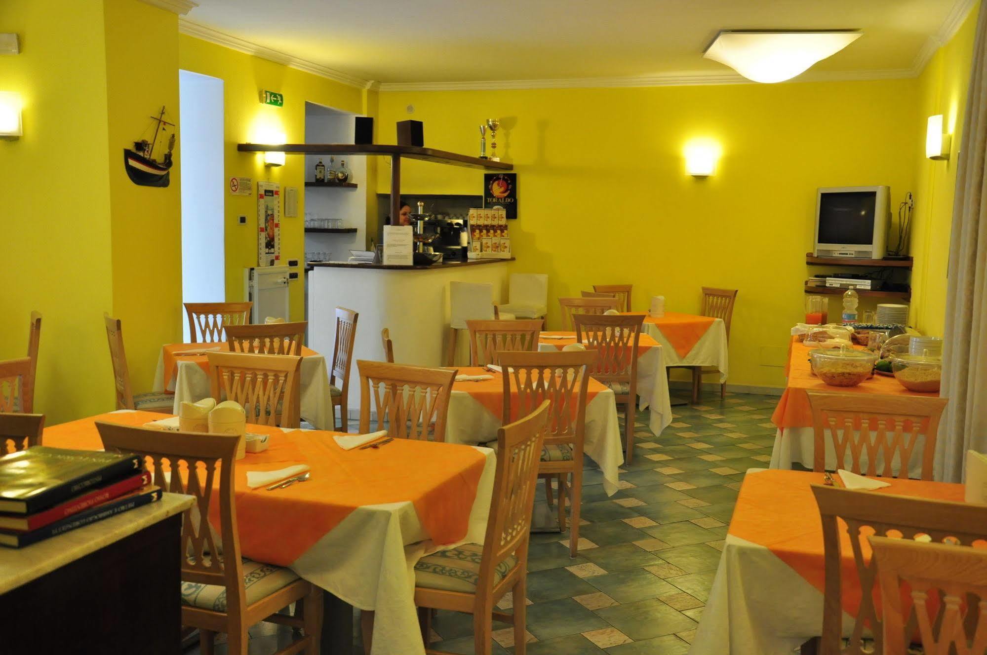Hotel La Marticana อีสเกีย ภายนอก รูปภาพ
