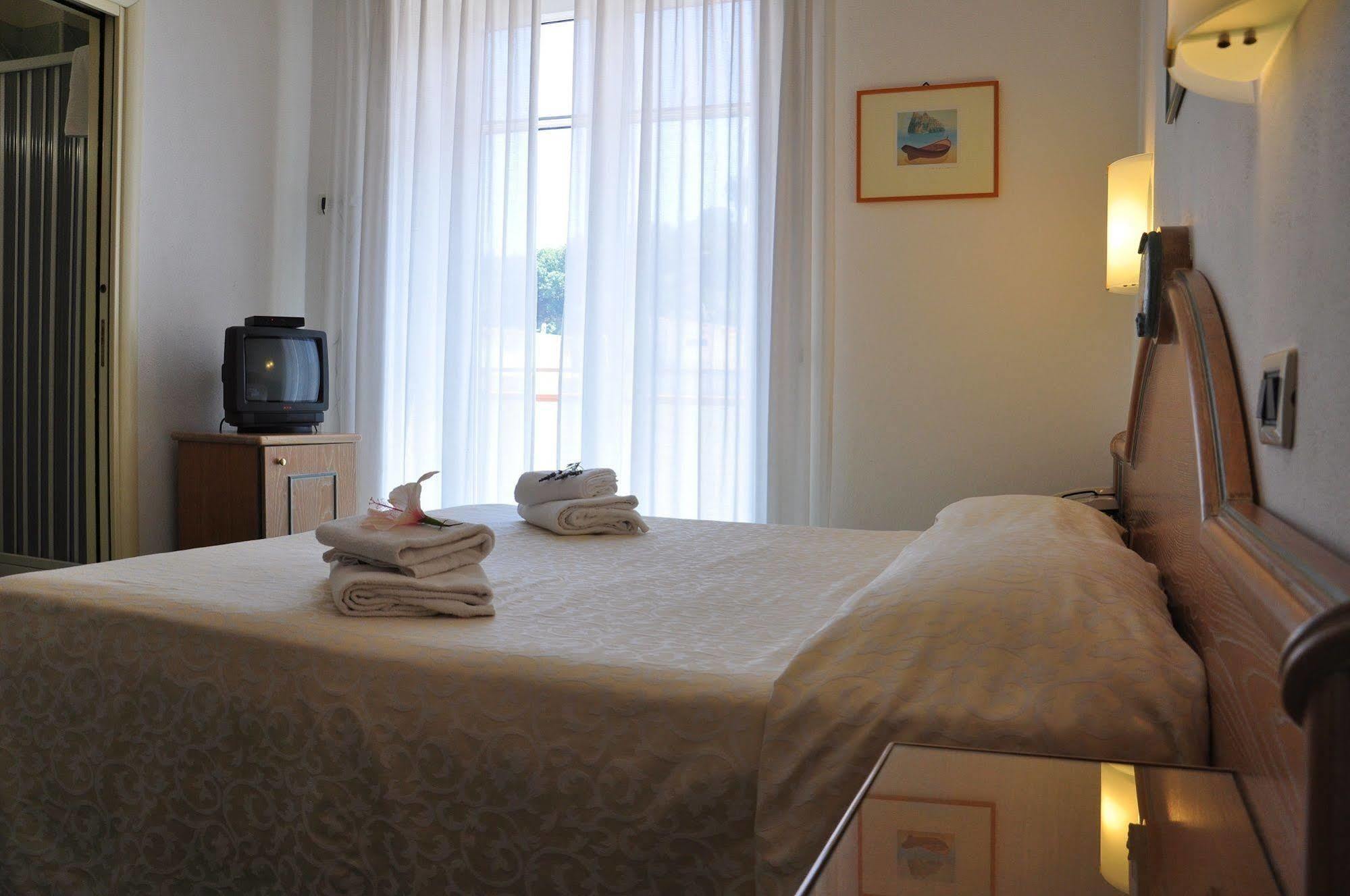 Hotel La Marticana อีสเกีย ภายนอก รูปภาพ