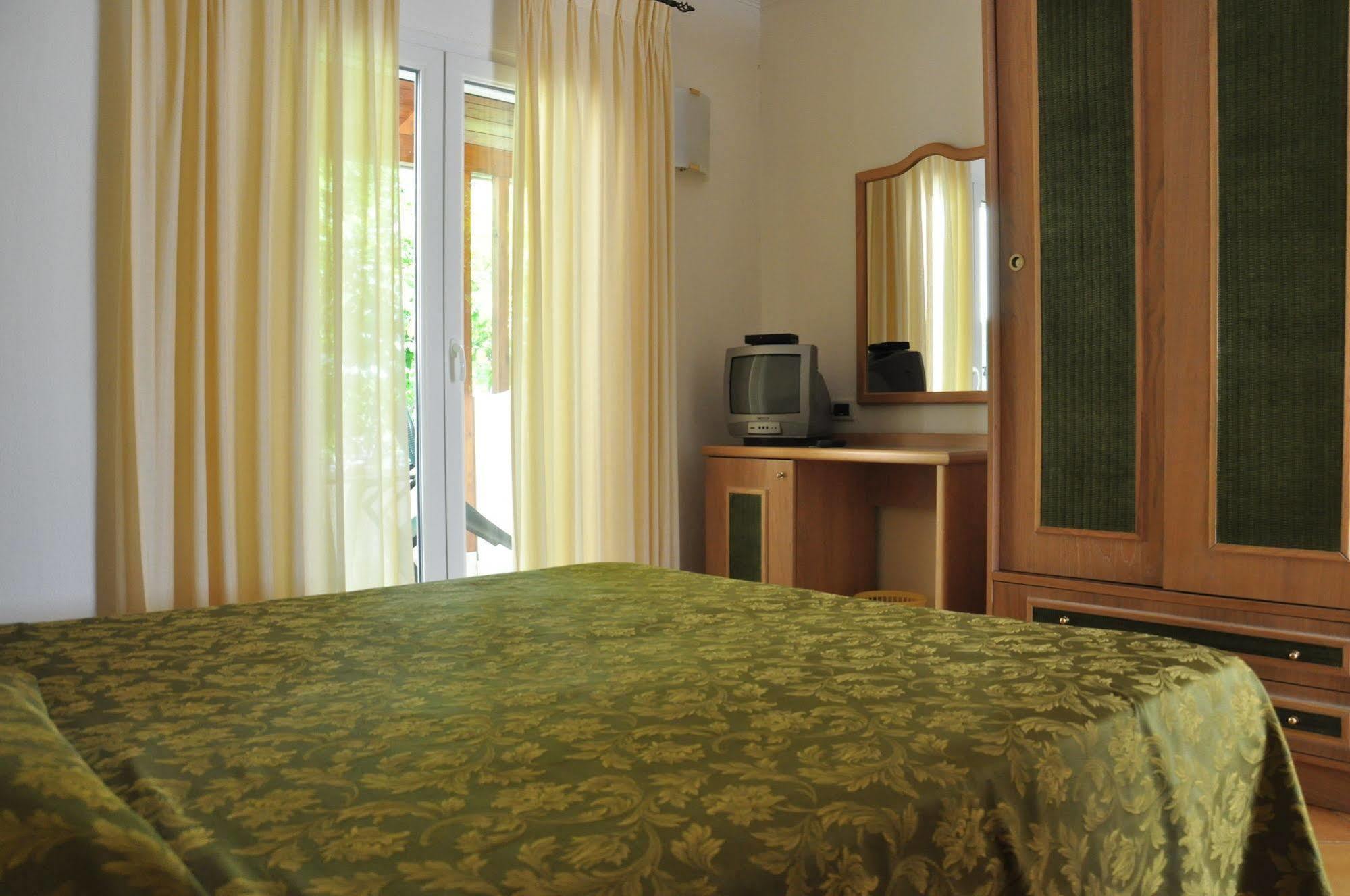Hotel La Marticana อีสเกีย ภายนอก รูปภาพ