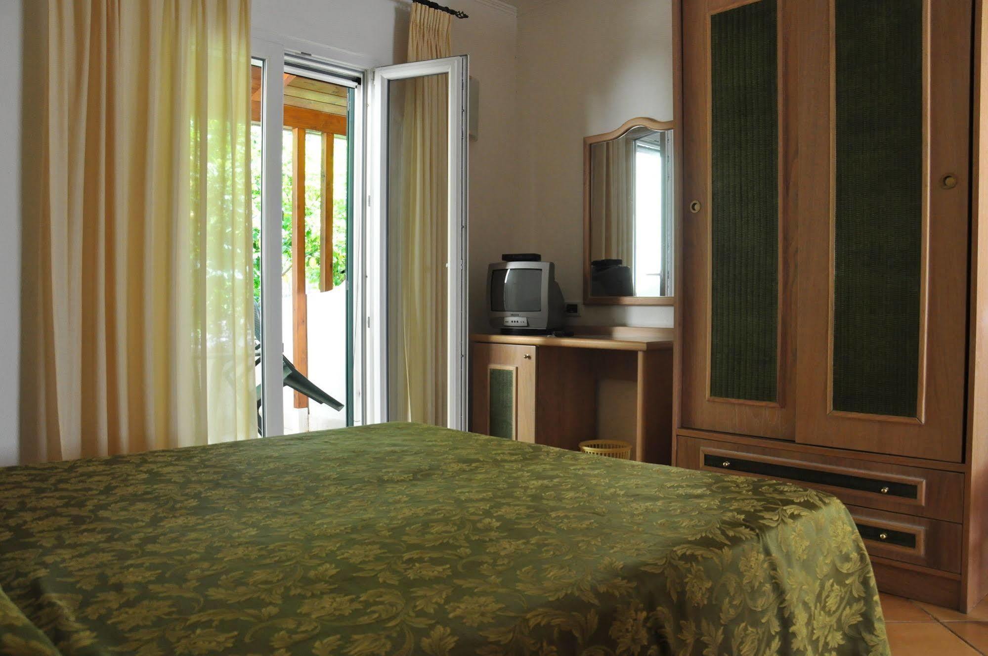 Hotel La Marticana อีสเกีย ภายนอก รูปภาพ