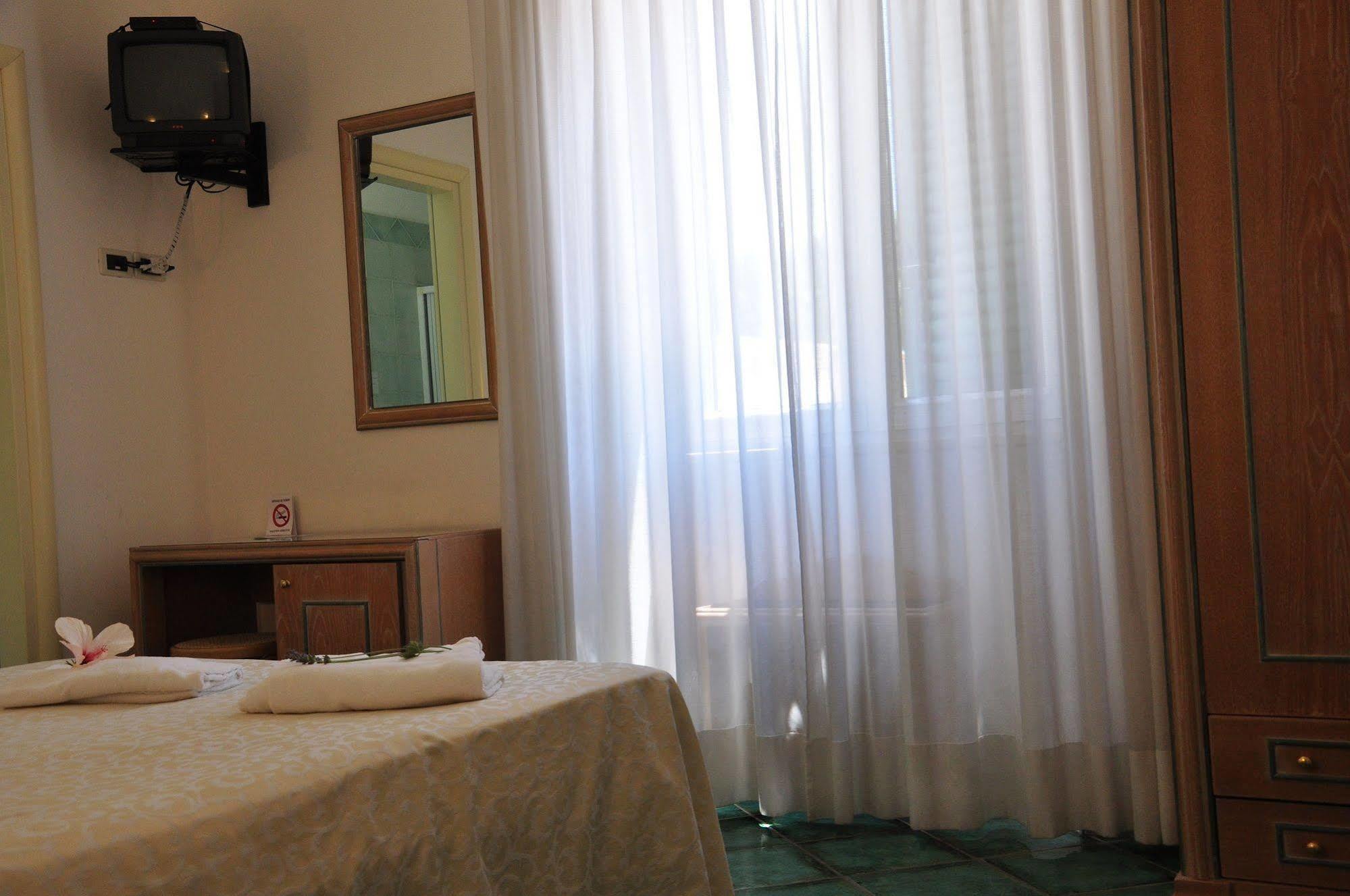Hotel La Marticana อีสเกีย ภายนอก รูปภาพ